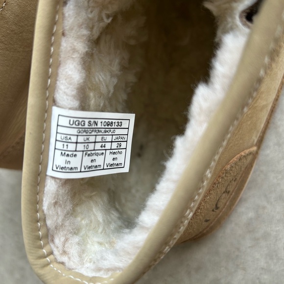 UGG Avalanche Neumel boot. 1098133. Size 11 - Picture 2 of 4